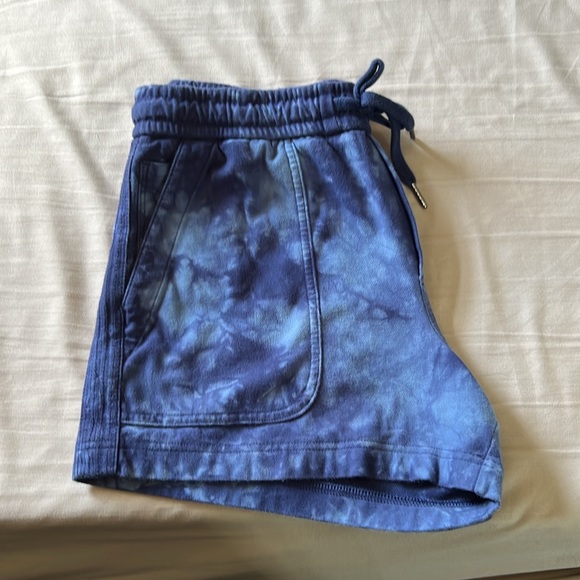 Athleta small tie dye shorts - Picture 5 of 7